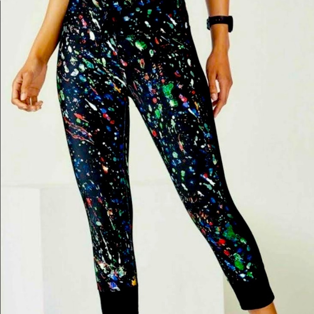 Fabletics Yoga Quinn Capri Legging Medium Slim For The Win Paint Splatter